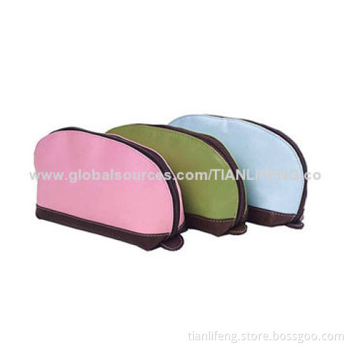 Accessory cosmetic bag with cafe trim